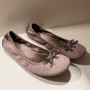 SOLD! Women’s size 8 leather GHBass flats